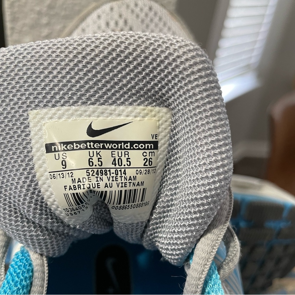 Nike tennis shoes, size 9